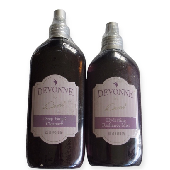 Devonne By Demi Lot Face Cleanser And Hydrating Mist - Picture 2 of 4